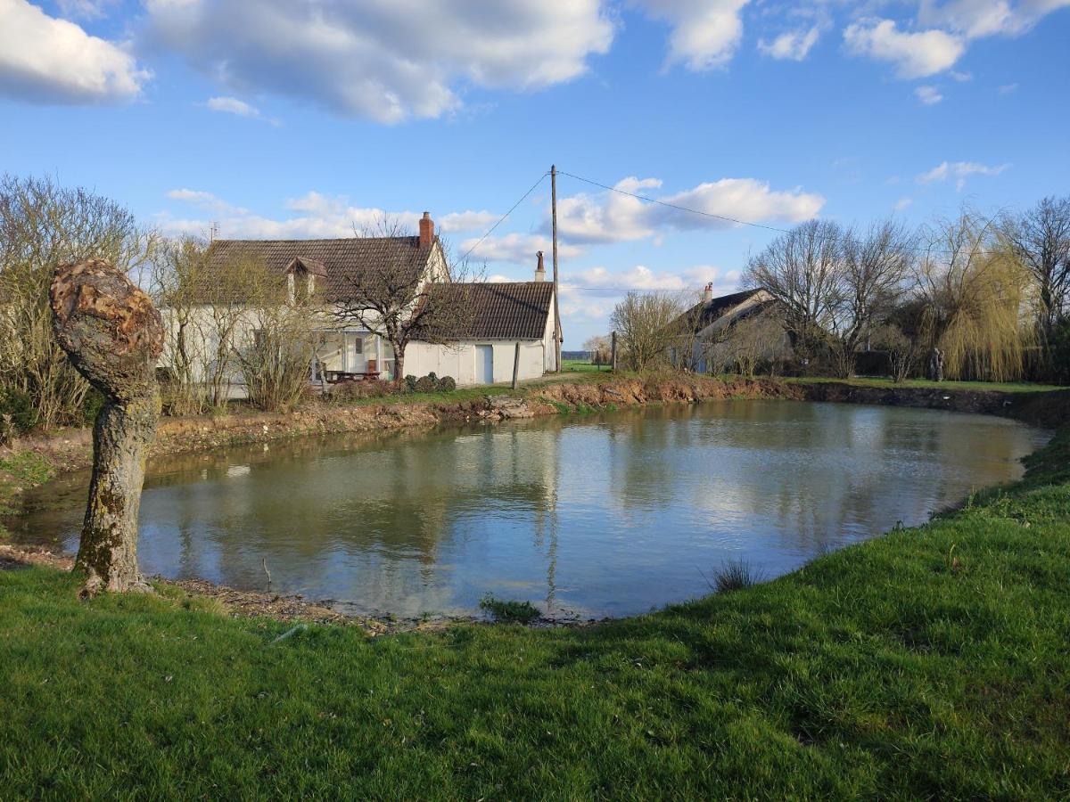 Gite Chez Jeannot Azay-le-Ferron Exterior photo